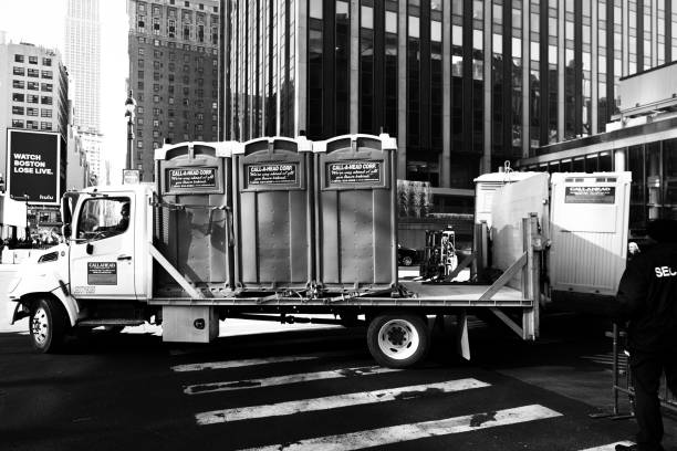 Best Portable toilet rental cost  in Newark, IL